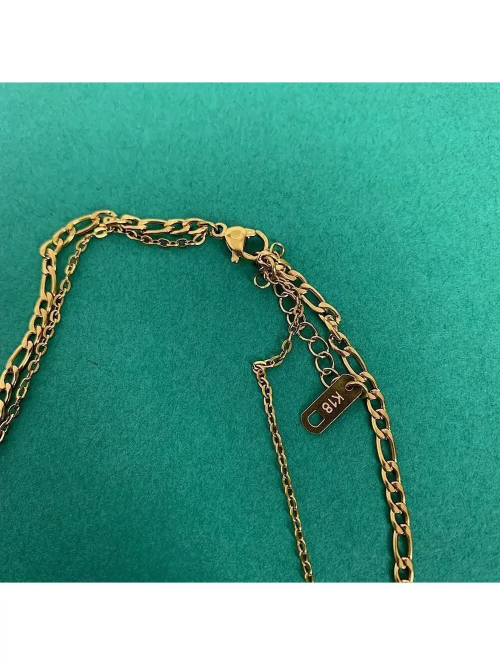 Vintage Style Classy Figaro Gold Chain Black jewel opal pendant necklace. Gold P